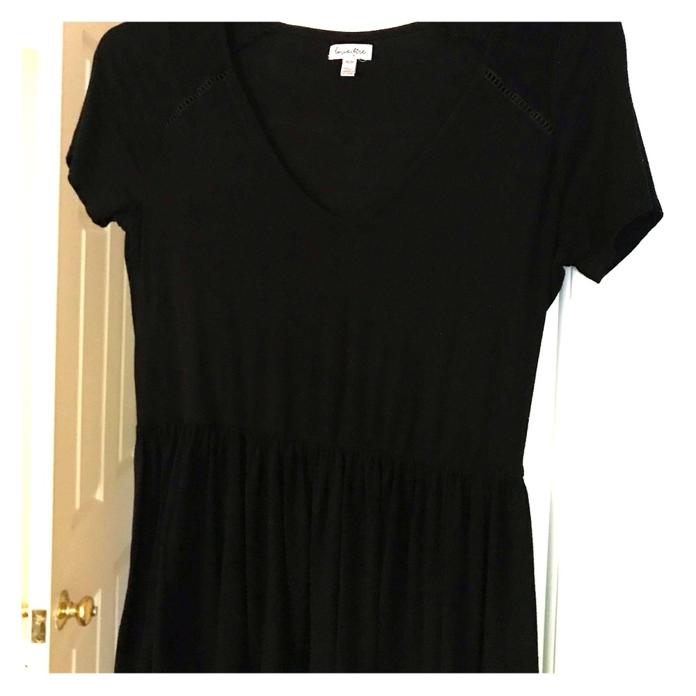 V-neck shortsleeved Black peplum top